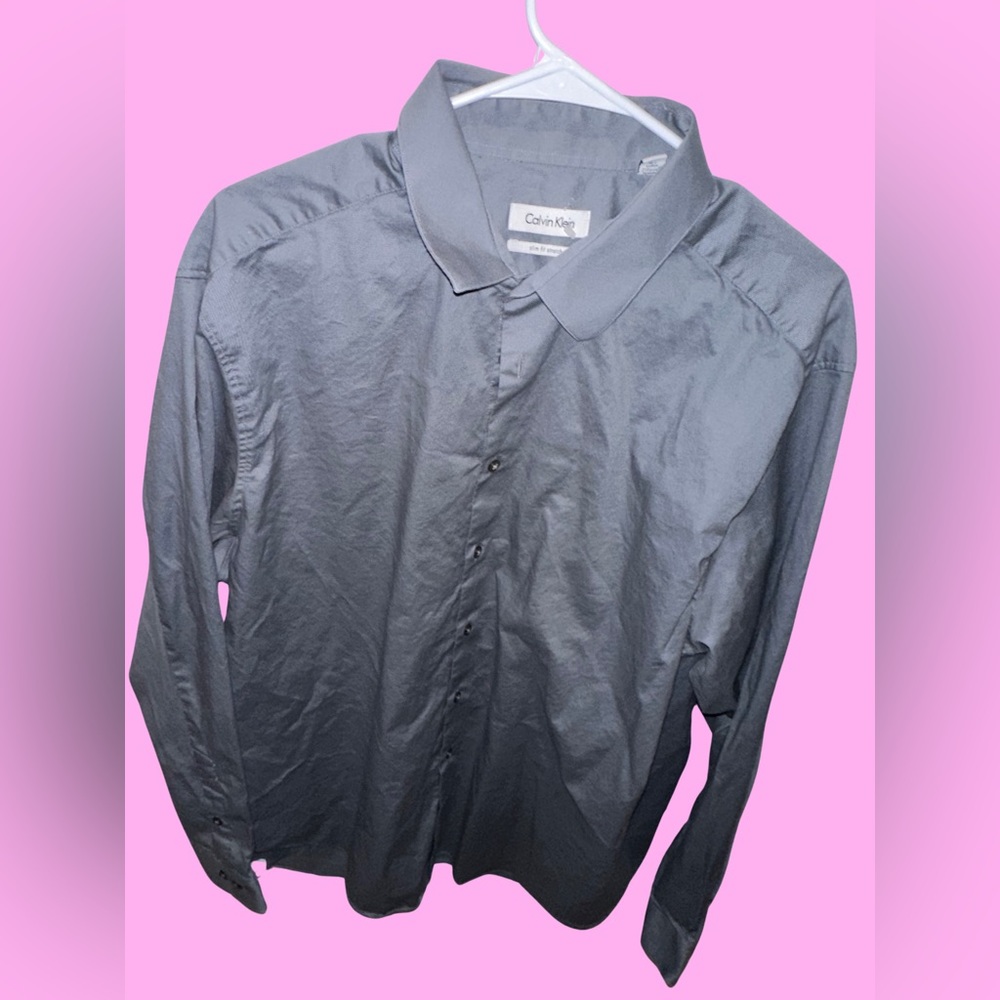 CLAVIN KLEIN BUTTON DOWN SHIRT